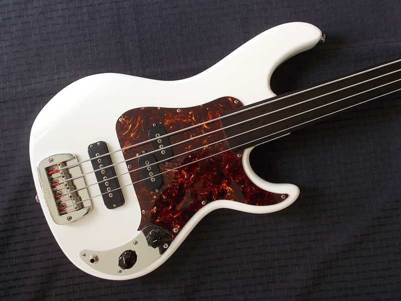 G&L SB-2 Fretless Bass 1996 White w/ p/u blend and Tone control image 1