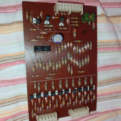 Roland Sh2000 VG-7 card (Sanyo LM3216 divider)