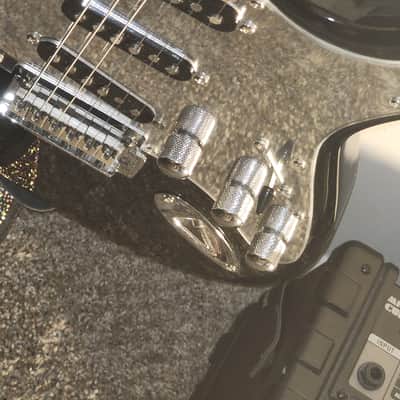 Squier Standard Stratocaster Black and Chrome Edition 2005 - Gloss Black image 2