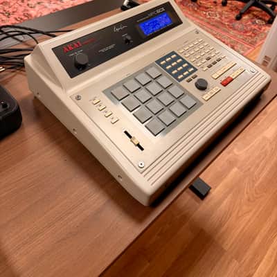 Akai MPC60II Integrated MIDI Sequencer and Drum Sampler 1991 - 1994 - Grey