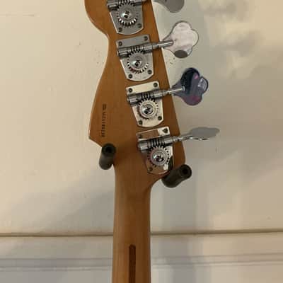Fender Active Jazz Bass - Deluxe Series - 2001 image 8