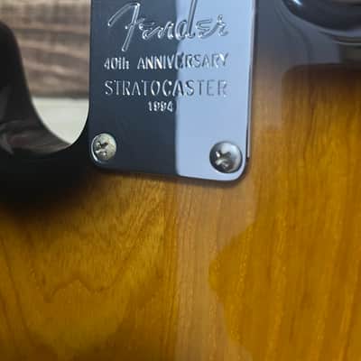 Fender Limited Edition 40th Anniversary 1954 Reissue Stratocaster with Maple Fretboard 1994 - 2-Color Sunburst image 7