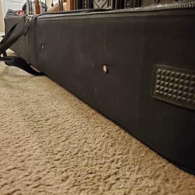 LARGE GATOR KEYBOARD/SYNTHESIZER TRAVEL CARRYING CASE W/WHEELS image 4