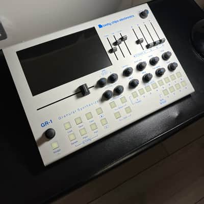 tasty chips electronics GR-1 Polyphonic Granular Synthesiser 2017 - Silver image 2