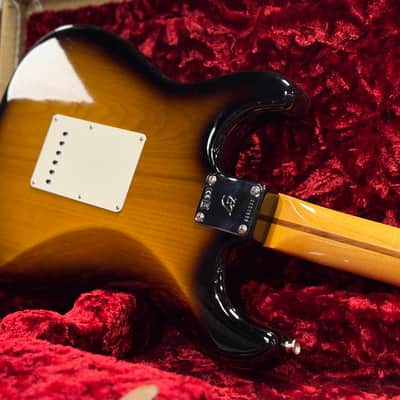 Fender Eric Johnson Signature '54 "Virginia" Stratocaster 2020 - Present - 2-Color Sunburst image 7