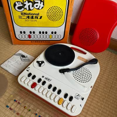 ☆ RARE ☆ Vintage Japanese Turntable Organ Synth ☆ National SO-123N ☆ Panasonic SG-123 ☆ Keyboard Record Vinyl Player + Accessories !! image 1