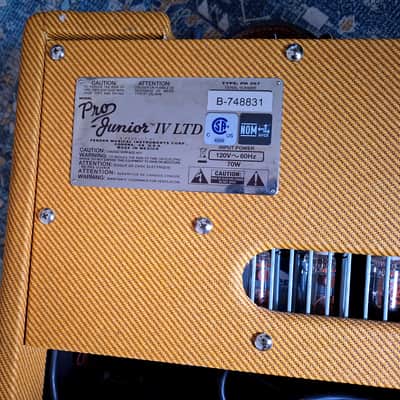 Fender Pro Junior IV 15-Watt 1x10" image 10