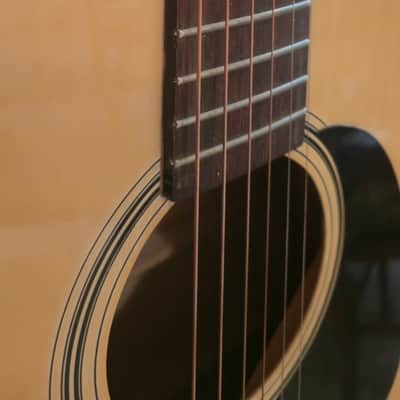 Wild and Crazy "Parrot Head" Guitar! Plays Great - Read image 10