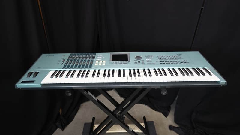 Yamaha Motif XS 7 Production Synthesizer 2000s - Gray image 1