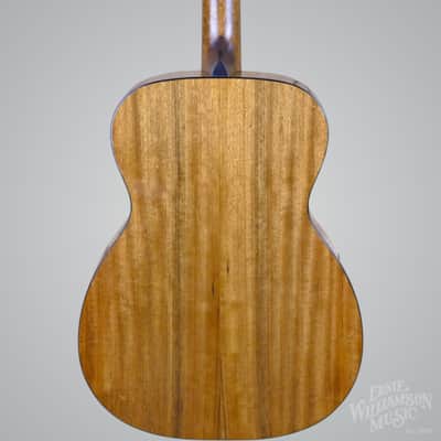 Eastman E3OM-DLX Acoustic-Electric Guitar – Natural image 3