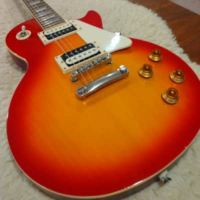 Epiphone 2010 Les Paul Traditional Pro Ltd Ed Cherry Burst w/Gibson Padded Bag image 2