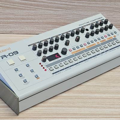 Roland Boutique Series TR-09 TR09 Analog Modeling Rhythm Performer Drum Machine image 2
