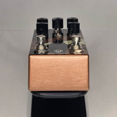 Walrus Audio Monument Harmonic Tap Tremolo V2 2018 - Present - Coral / Black image 5