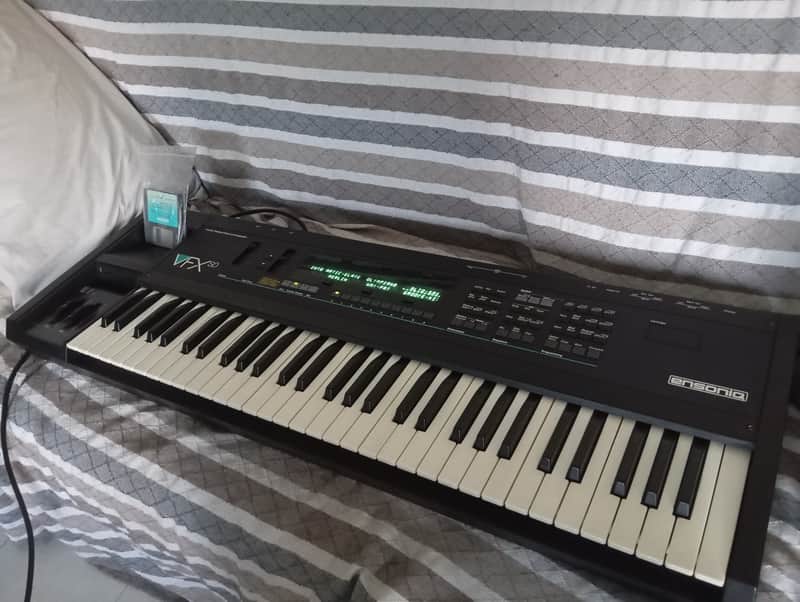 Ensoniq VFX SD Music Production Synthesizer 1989 - Black