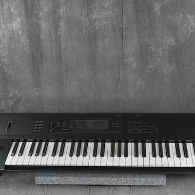 Korg 01/W FD Music Workstation Synthesizer in Very Good Condition