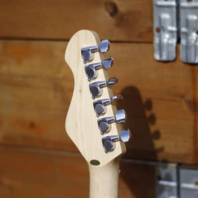 SpongeBob Electric Guitar Outfit image 11