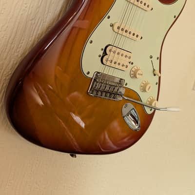 Fender Deluxe Stratocaster HSS Maple Fretboard 2019 Tobacco Sunburst image 3