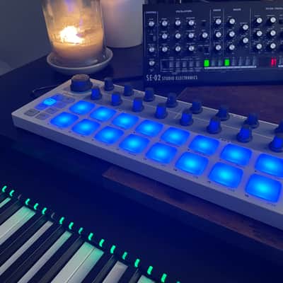 Arturia BeatStep MIDI Controller 2014 - Present - White