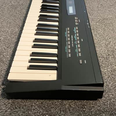 Yamaha SY35 Dynamic Vector Synthesizer 1980s, Digital Polyphonic Multitimbral image 4