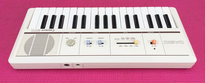 Casio Casiotone MT-11 Vintage Mini Synthesizer Keyboard + Original