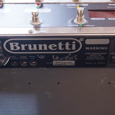 Switcher Brunetti Vector image 8