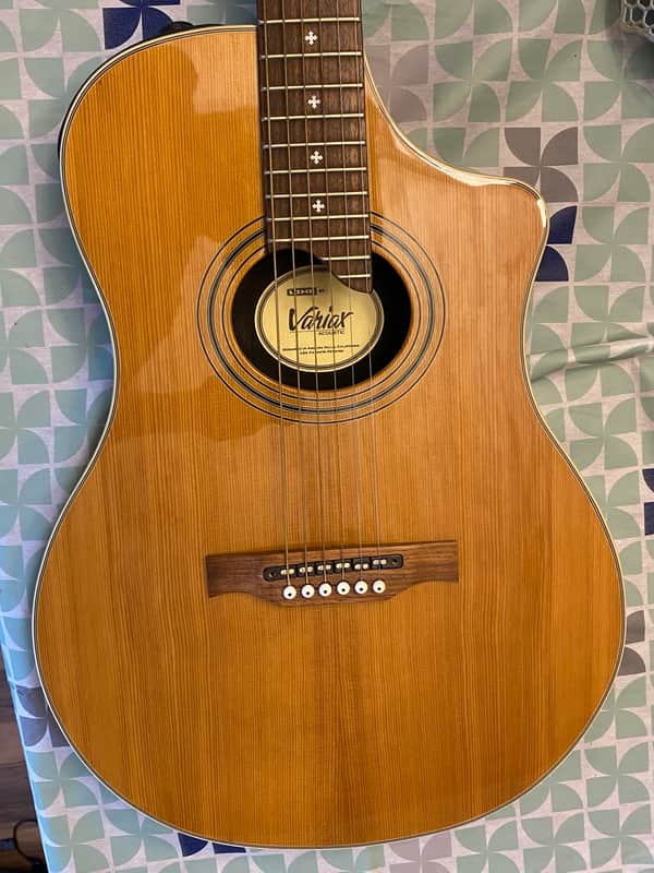Line 6 Variax 700 Acoustic image 1