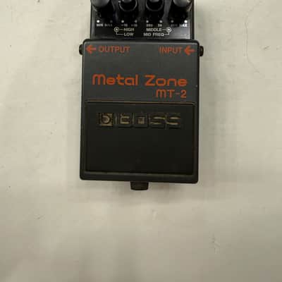 Boss Roland MT-2 Metal Zone Distortion Guitar Effect Pedal + Original Box image 2