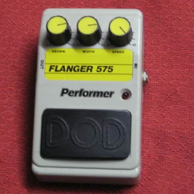 used vintage (1981) DOD 575 Flanger (ANALOG Flanger) Performer Series, MISSING battery cover (tannish gray casing with yellow graphic / yellow knob tops) + battery, strings, extra battery clips, & extra foam (NO box, NO paperwork, NO adaptor) image 17