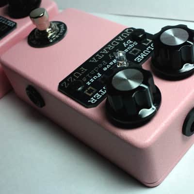 Ivy Pedals Quadrata Fuzz Deluxe - PINK / BLACK 2026 image 4