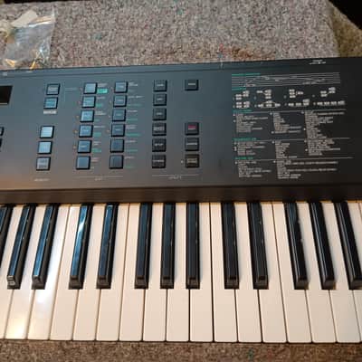 Yamaha V50 FM Synthesizer 1989 - Black image 4