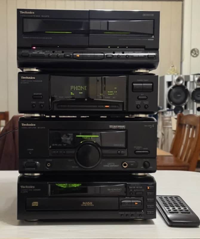 VINTAGE TECHNICS STEREO 4 PIECE COMPONENT SYSTEM UNITS/CD/PHONO/EQ/MADE IN JAPAN