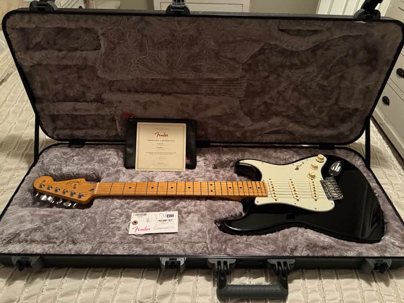 Fender American Professional II Stratocaster with Maple Fretboard 2020 - Present - Black image 1
