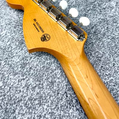 Fender Vintera '60s Mustang with Pau Ferro Fretboard - Lake Placid Blue image 10