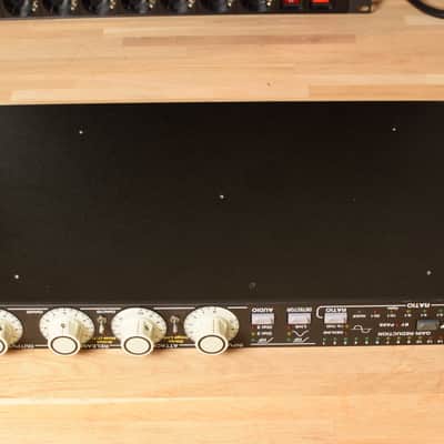 Empirical Labs EL8-X Distressor with British Mode - Black image 9