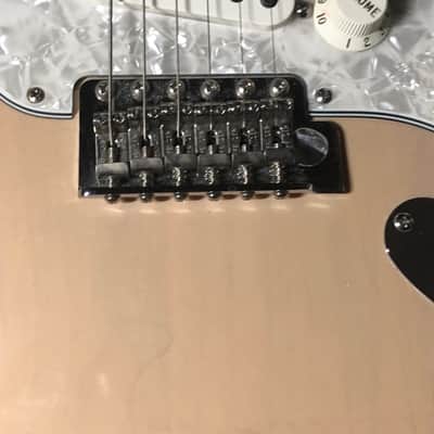 Fender Highway One Stratocaster with Rosewood Fretboard 2007 Honey Blonde Transparent image 17