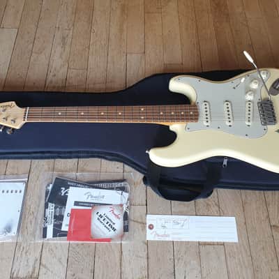 Fender Stratocaster Kenny Wayne Shepherd Cross Graphic Arctic White 2014 - MINT image 1