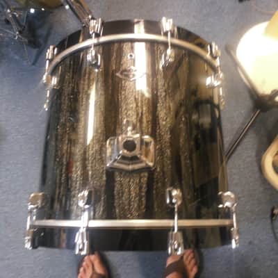 Tama starclassic performer bubbinga 22 dia by 17 bass drum image 2