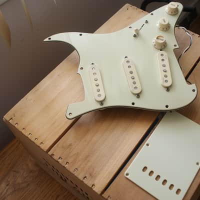 Fender Stratocaster 2007 circa N3 Pups A-1 Circuitry Loaded Pickguard image 7