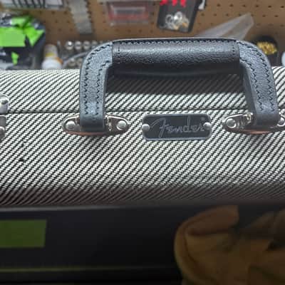 Fender Jim Root Telecaster Hard Shell case 2022 - White tweed image 7