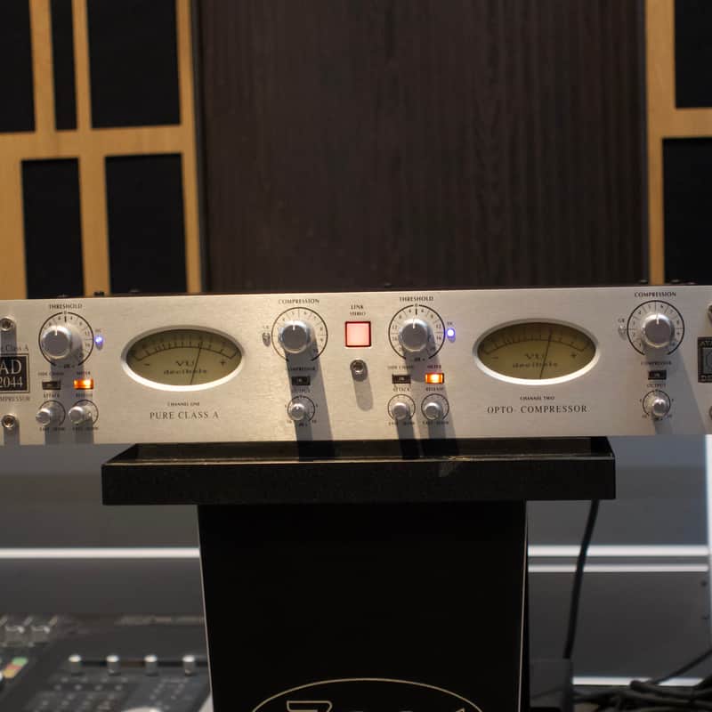2010s Avalon AD2044 Dual Mono / Stereo Optical Compressor Silver