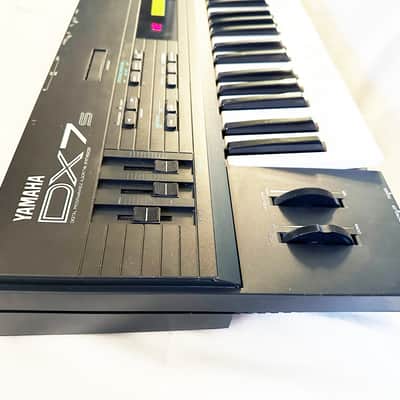 YAMAHA DX-7s MKII Vintage FM Synthesizer Made in Japan-1987 Good Condition !... image 11