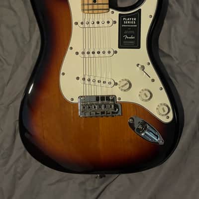 Fender Player Stratocaster with Maple Fretboard 2018 - 2024 - 3-Color Sunburst image 2