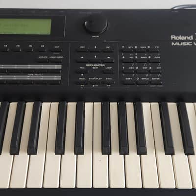 Roland XP-60 Music Workstation Synth + SR-JV80-05 World Expansion + Original Box