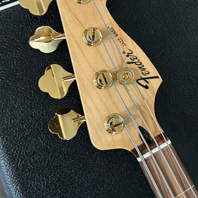 Fender MJT Fretless Jazz Bass 2014-2020 - Natural Relic image 4