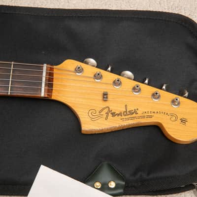 Fender Road Worn '60s Jazzmaster with Pau Ferro Fretboard 2018 - 2019 - 3-Color Sunburst image 3