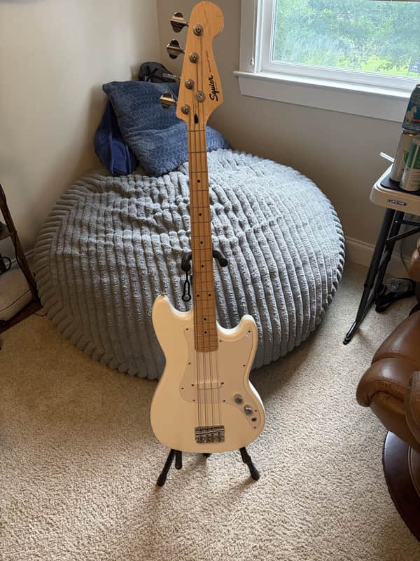 Squier Squier Sonic Bronco Bass - Arctic White with Maple Fingerboard 2023 image 1
