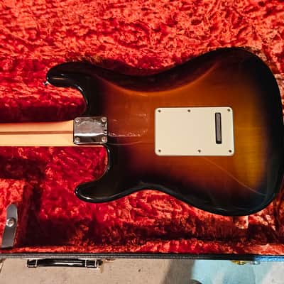 Fender strat, sunburst finish Hss pickups Dimarzio humbucker sounds great image 7