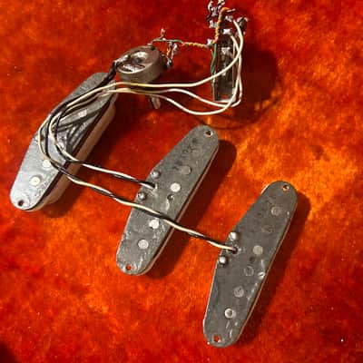 Set Vintage Fender Stratocaster Pickups 1970’s 1976 1979 - Grey Bottom image 1