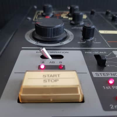 Roland TR-808 Rhythm Composer 1982 very good condition image 4