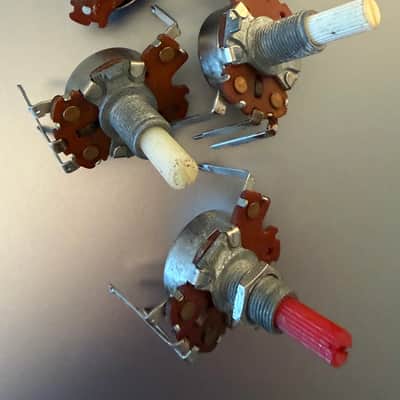 CTS Pots and [3 pcs marked 13780-81] 2 pcs unmarked 1980-1981 fits Traynor TS25 amp image 5